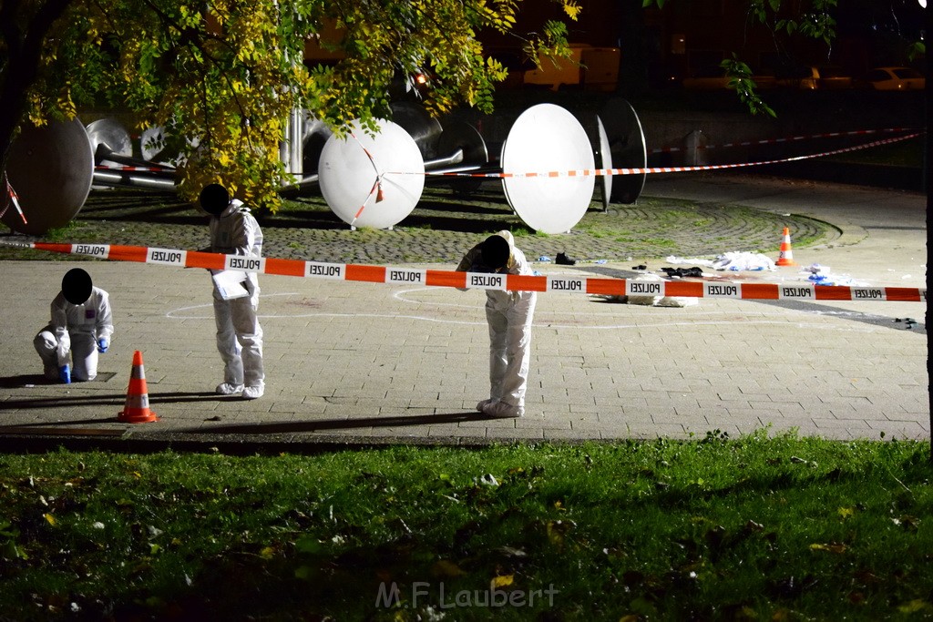 Einsatz BF Messerstecherei Koeln Neustadt Nord Eberplatz Platzmitte P124.JPG - Miklos Laubert